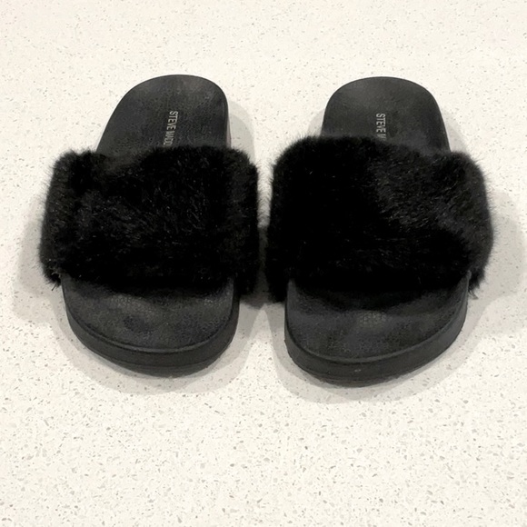 Steve Madden Fuzzy Slides - Picture 3 of 3